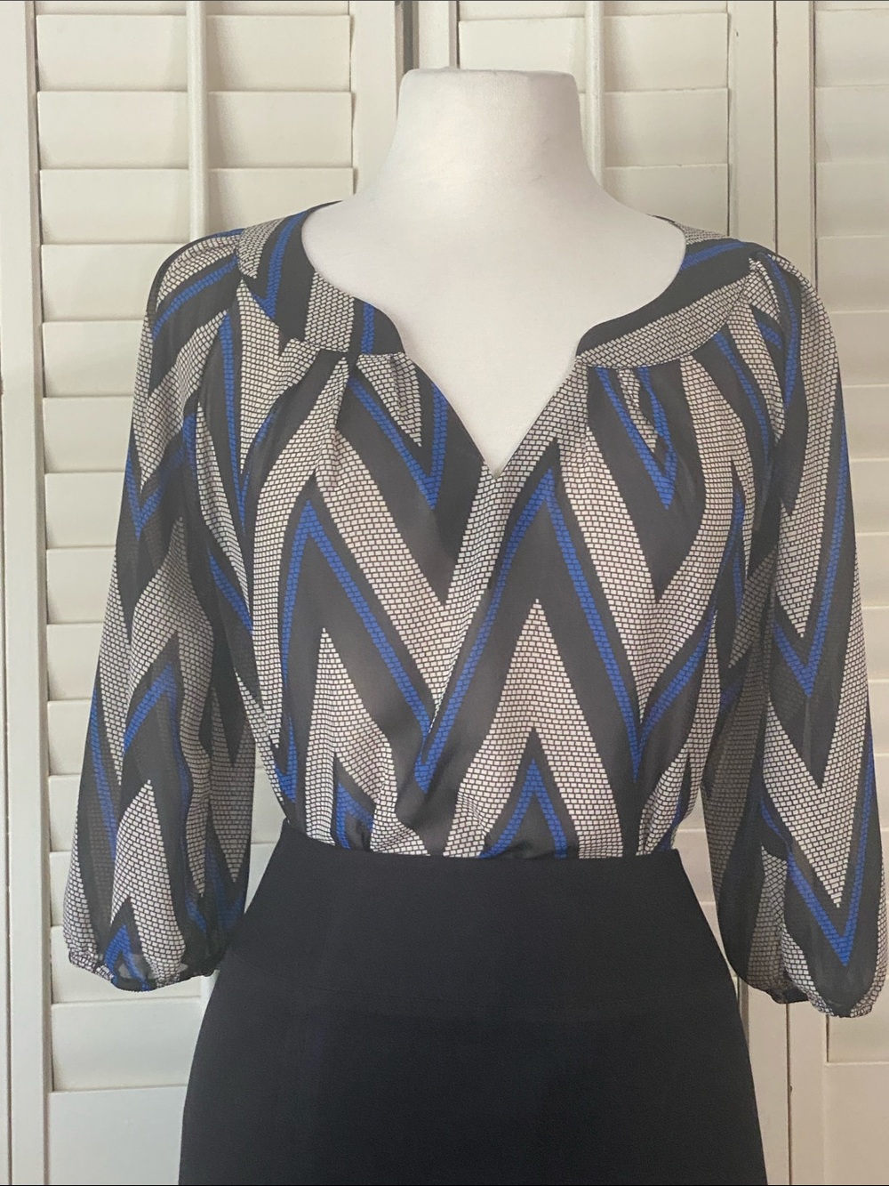 Sheer Chevron Print V-Neck Blouse in Blue and Black